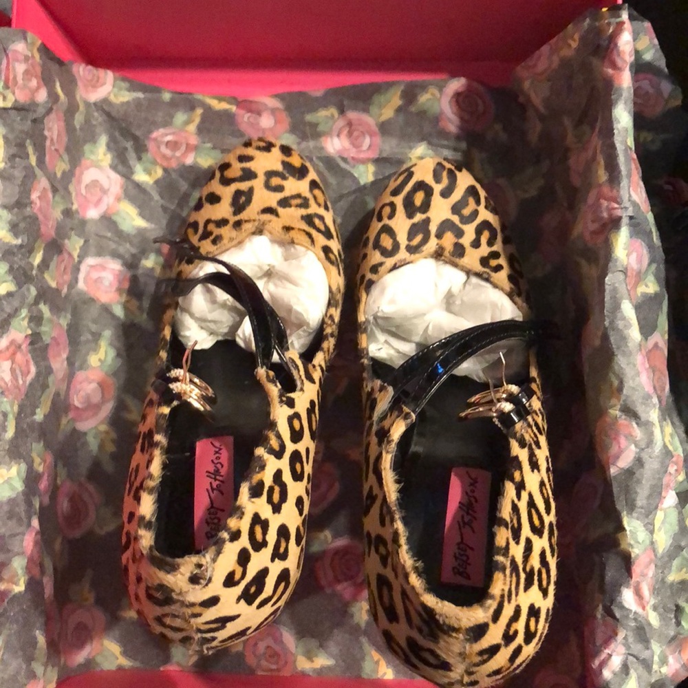 Leopard black patent leather heels Mary Janes